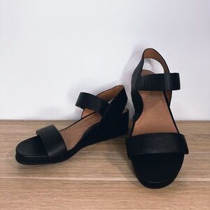 Gentle Souls Gianna Sandal